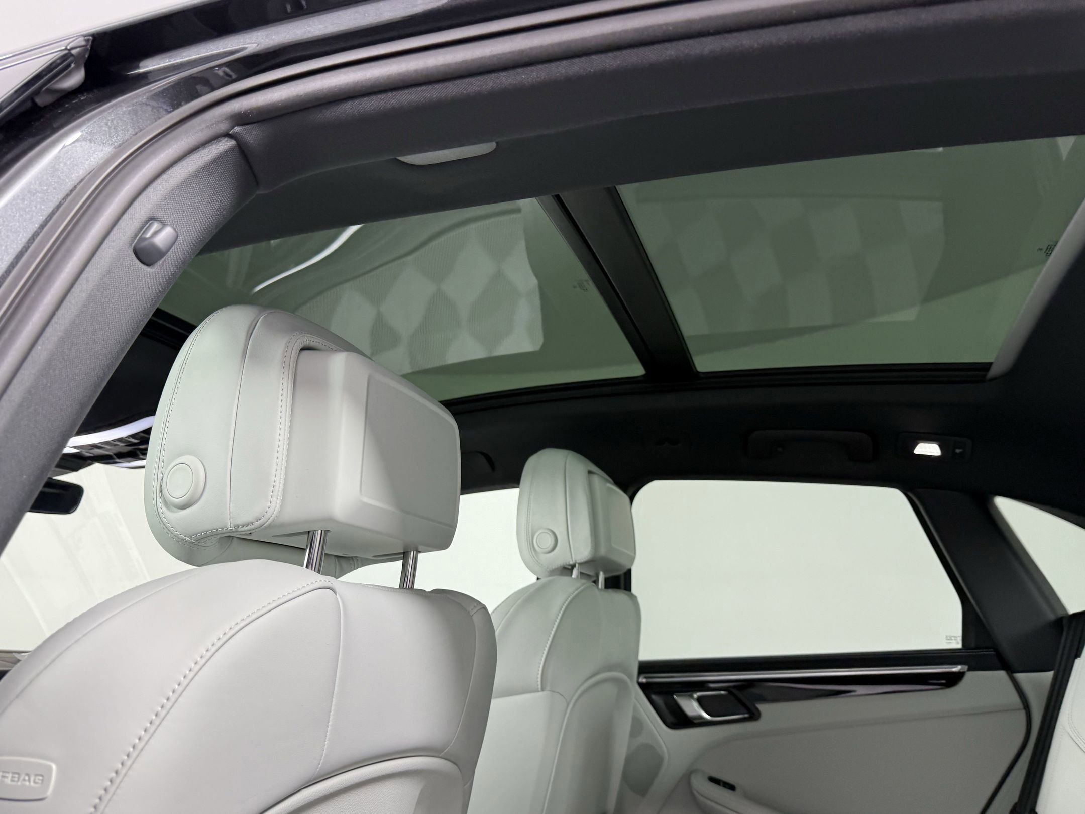 New 2025 Porsche Macan image 16