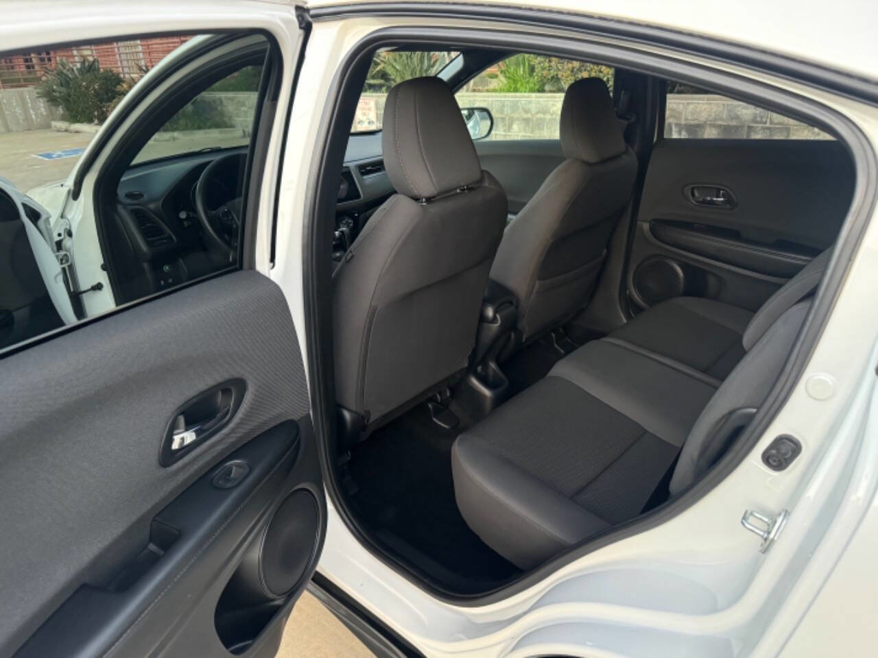 Used 2022 Honda HR-V Sport image 9