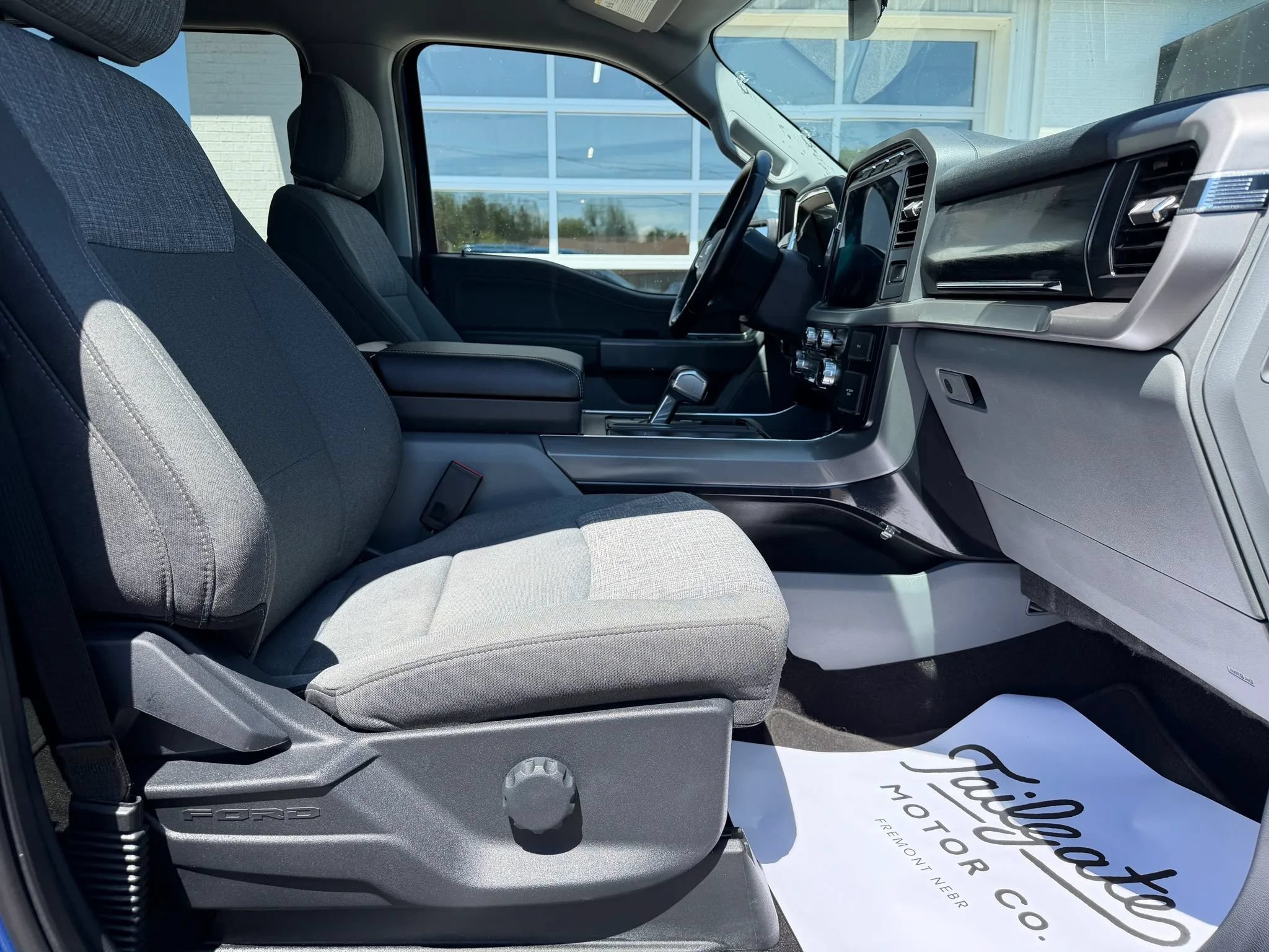 Used 2022 Ford F150 Lightning XLT AWD/4WD image 15