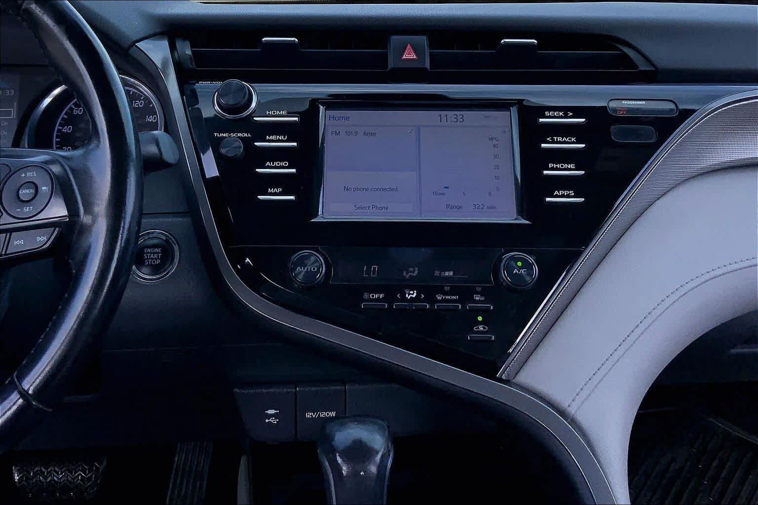 Used 2019 Toyota Camry SE w/ Convenience Package FWD image 7