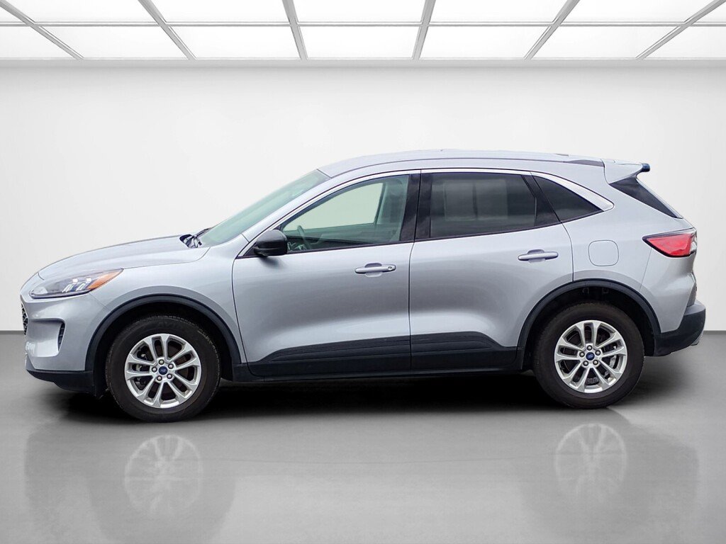Used 2022 Ford Escape SE w/ Cold Weather Package AWD/4WD image 2