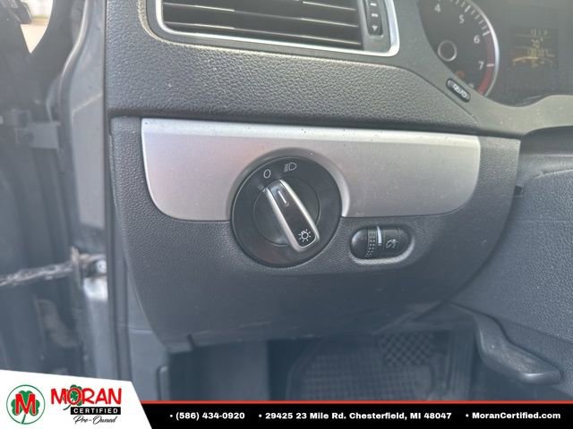 Used 2013 Volkswagen Jetta SE FWD image 15