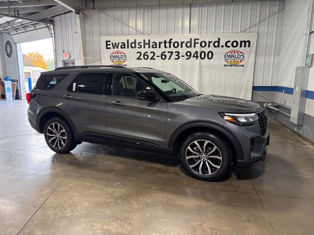 New 2026 Ford Explorer ST-Line image 2