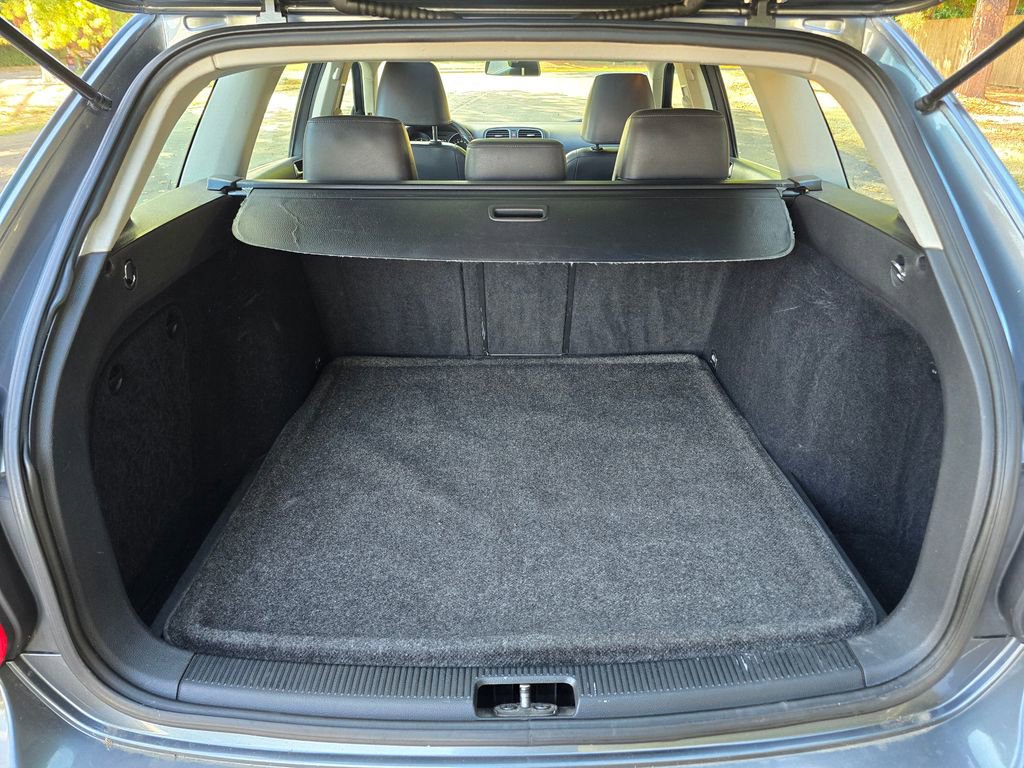 Used 2011 Volkswagen Jetta SE w/ Wheel & Sunroof Pkg FWD image 13
