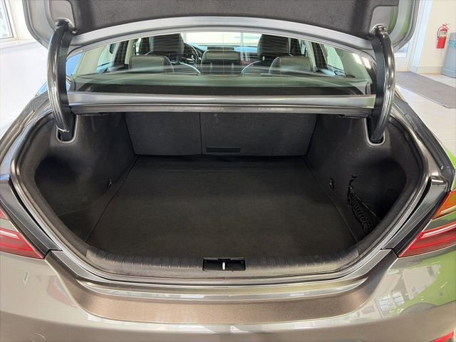 Used 2025 Genesis G70 2.5T image 10