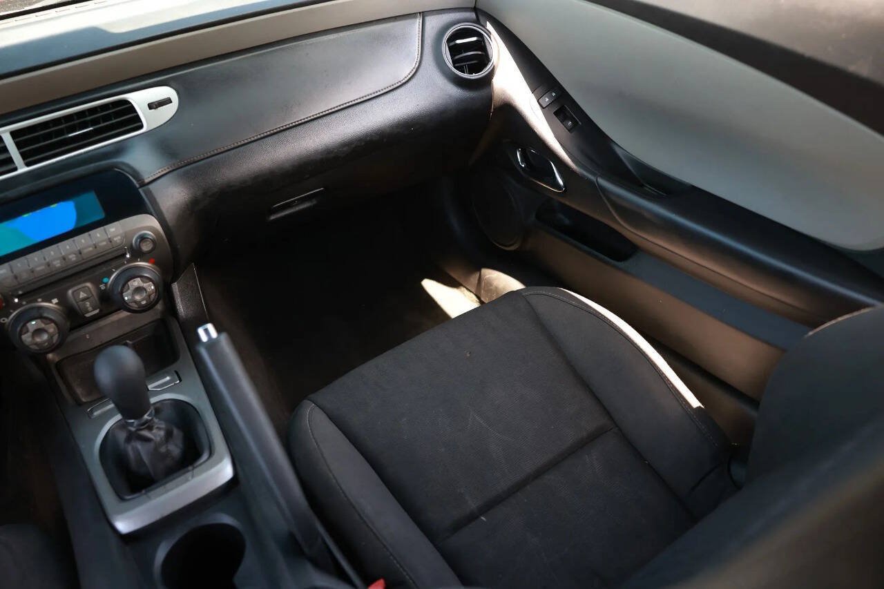 Used 2014 Chevrolet Camaro LS RWD image 39