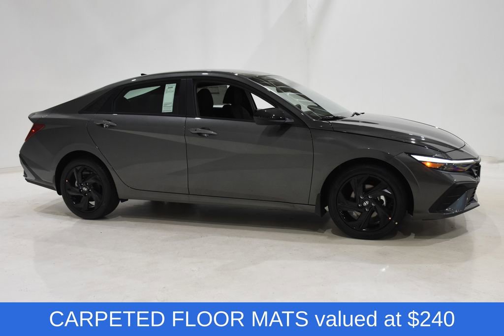 New 2026 Hyundai Elantra Sport image 3