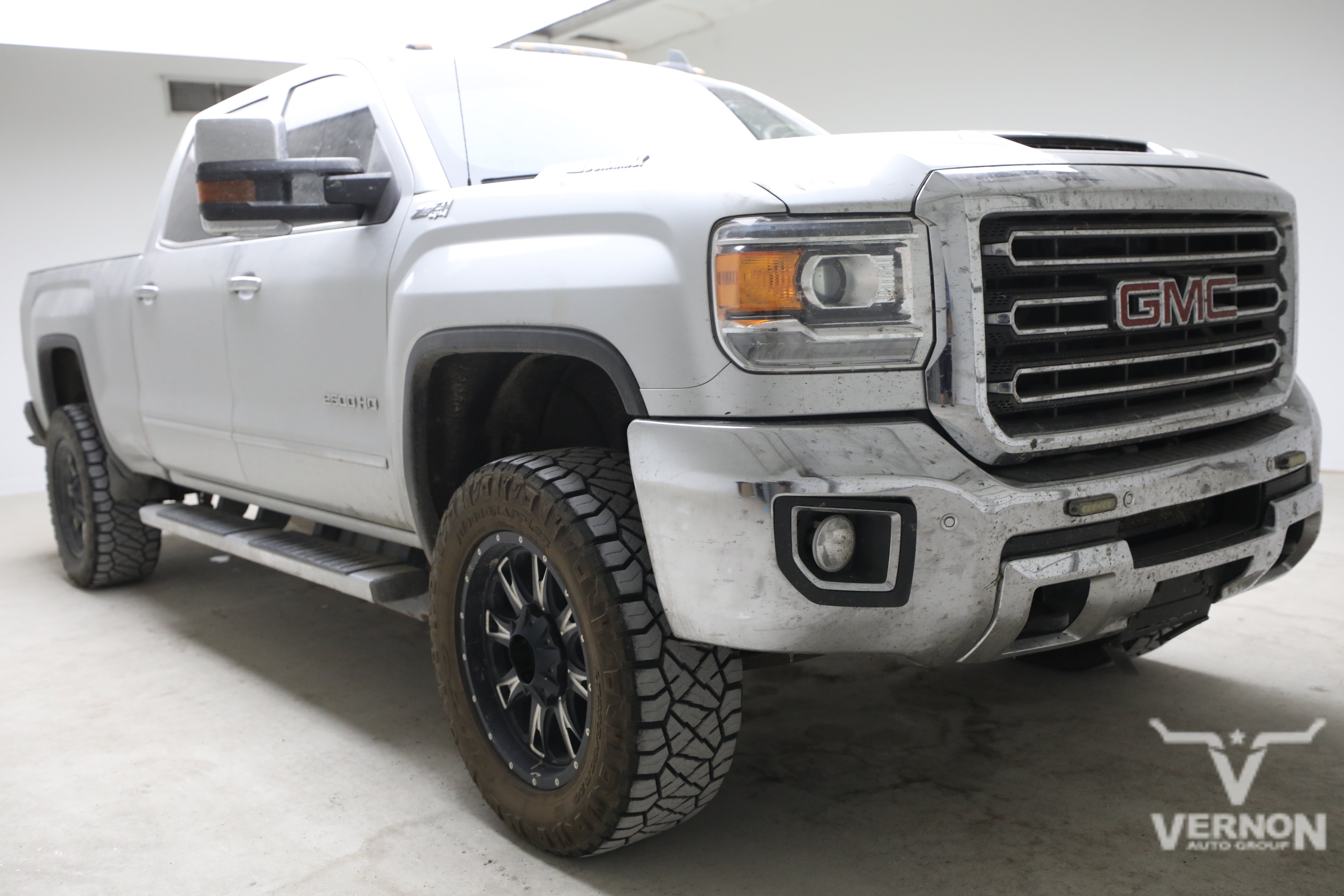 Used 2019 GMC Sierra 2500 SLT w/ Duramax Plus Package AWD/4WD image 6