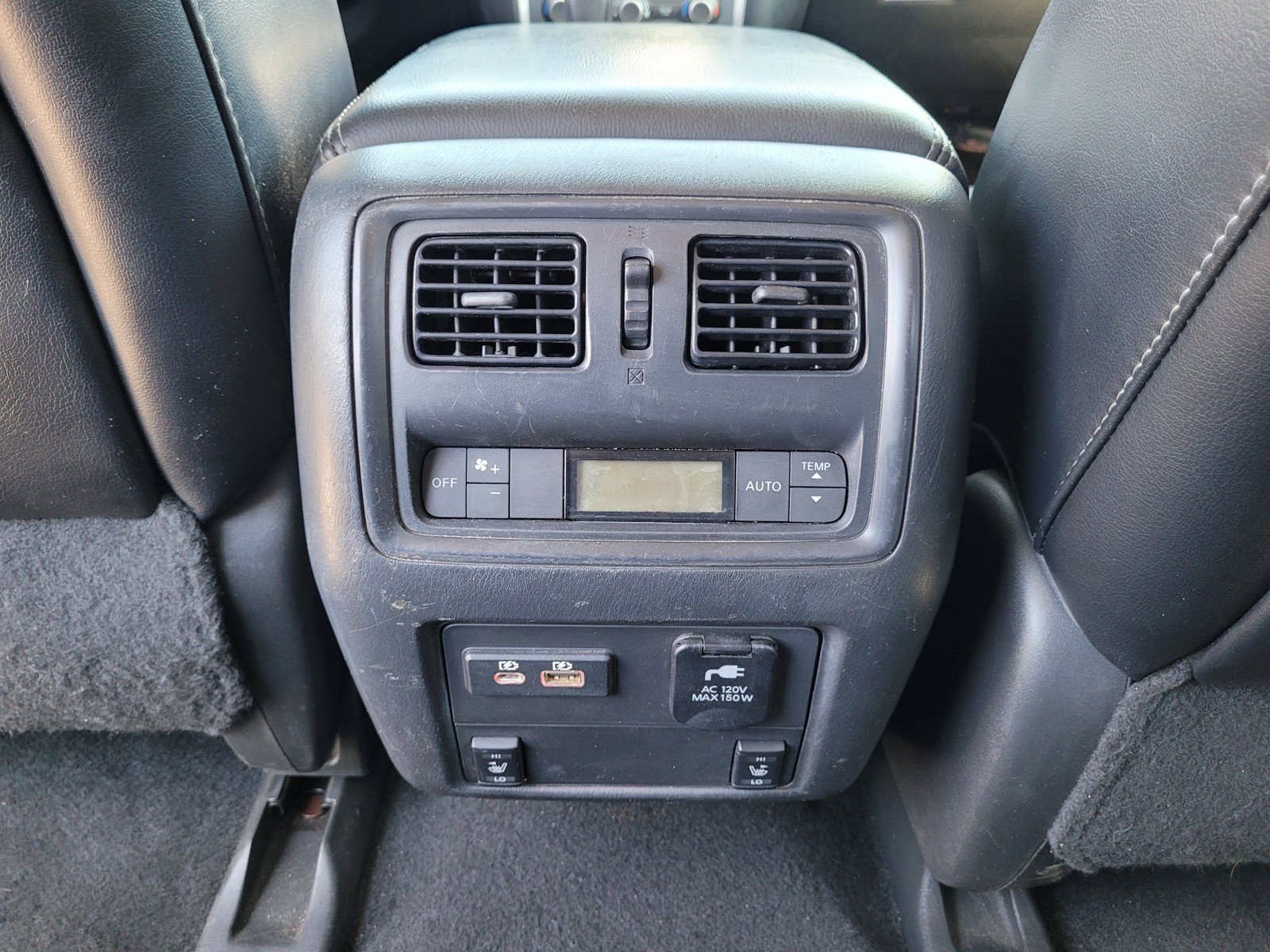 Used 2020 Nissan Pathfinder SL FWD image 16