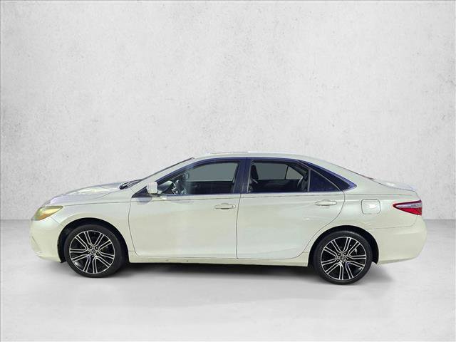 Used 2016 Toyota Camry SE FWD image 2