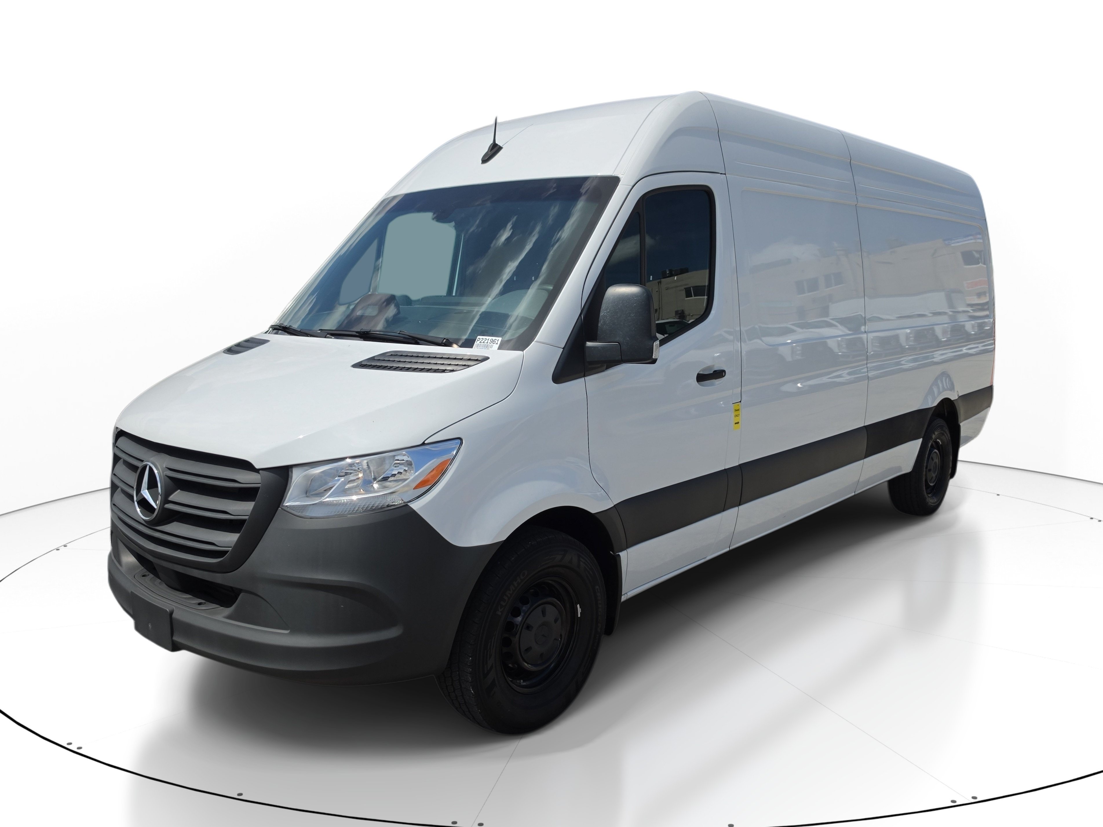 Used 2025 Mercedes-Benz Sprinter 2500 image 3