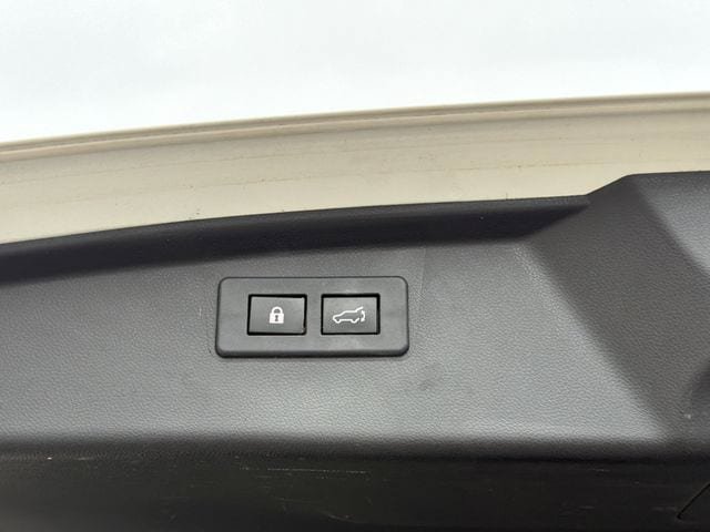 Used 2020 Subaru Outback Limited w/ Popular Package #2 AWD/4WD image 11