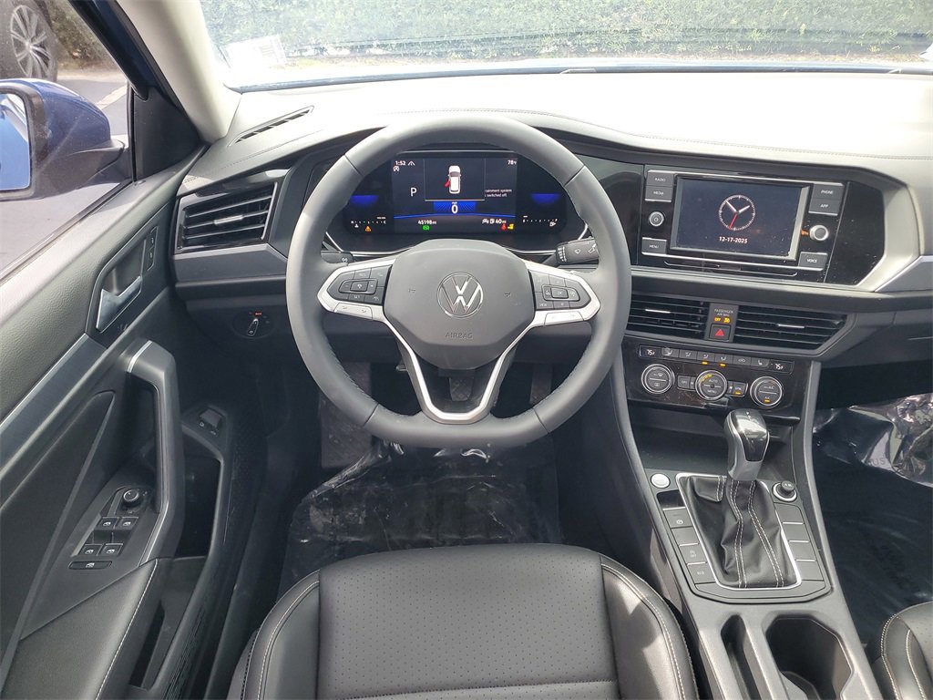 Used 2022 Volkswagen Jetta SE image 14