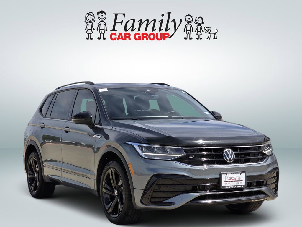 Used 2024 Volkswagen Tiguan SE R-Line FWD image 2