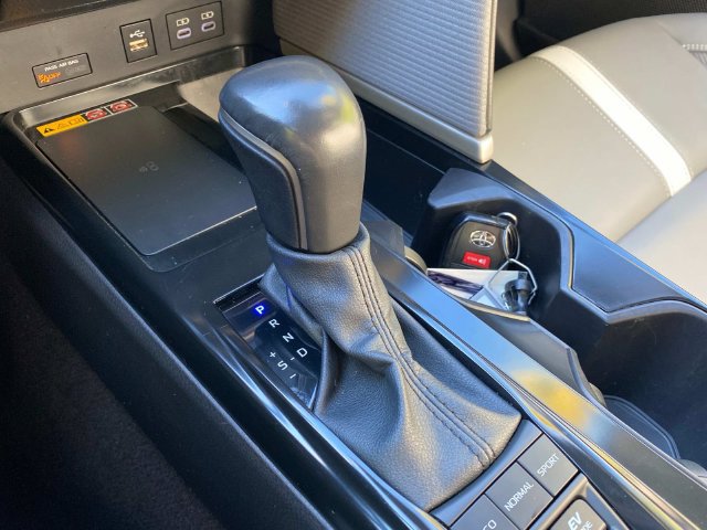 Used 2025 Toyota Camry SE w/ Multimedia Upgrade Package FWD image 27