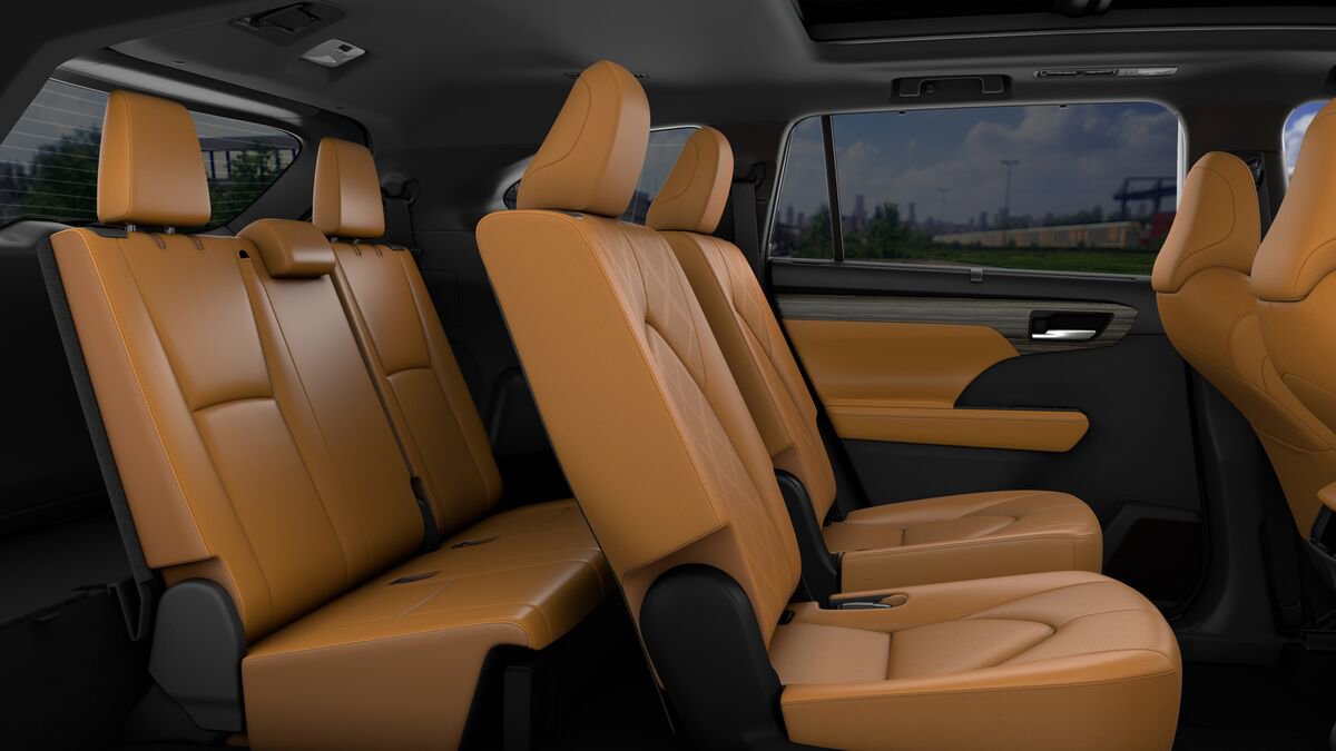 New 2026 Toyota Highlander Platinum image 21