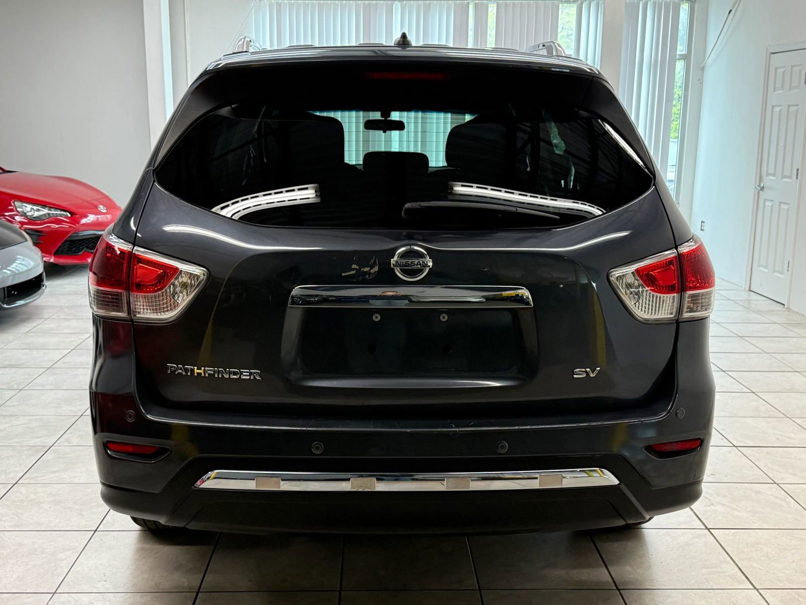 Used 2014 Nissan Pathfinder SV FWD image 8