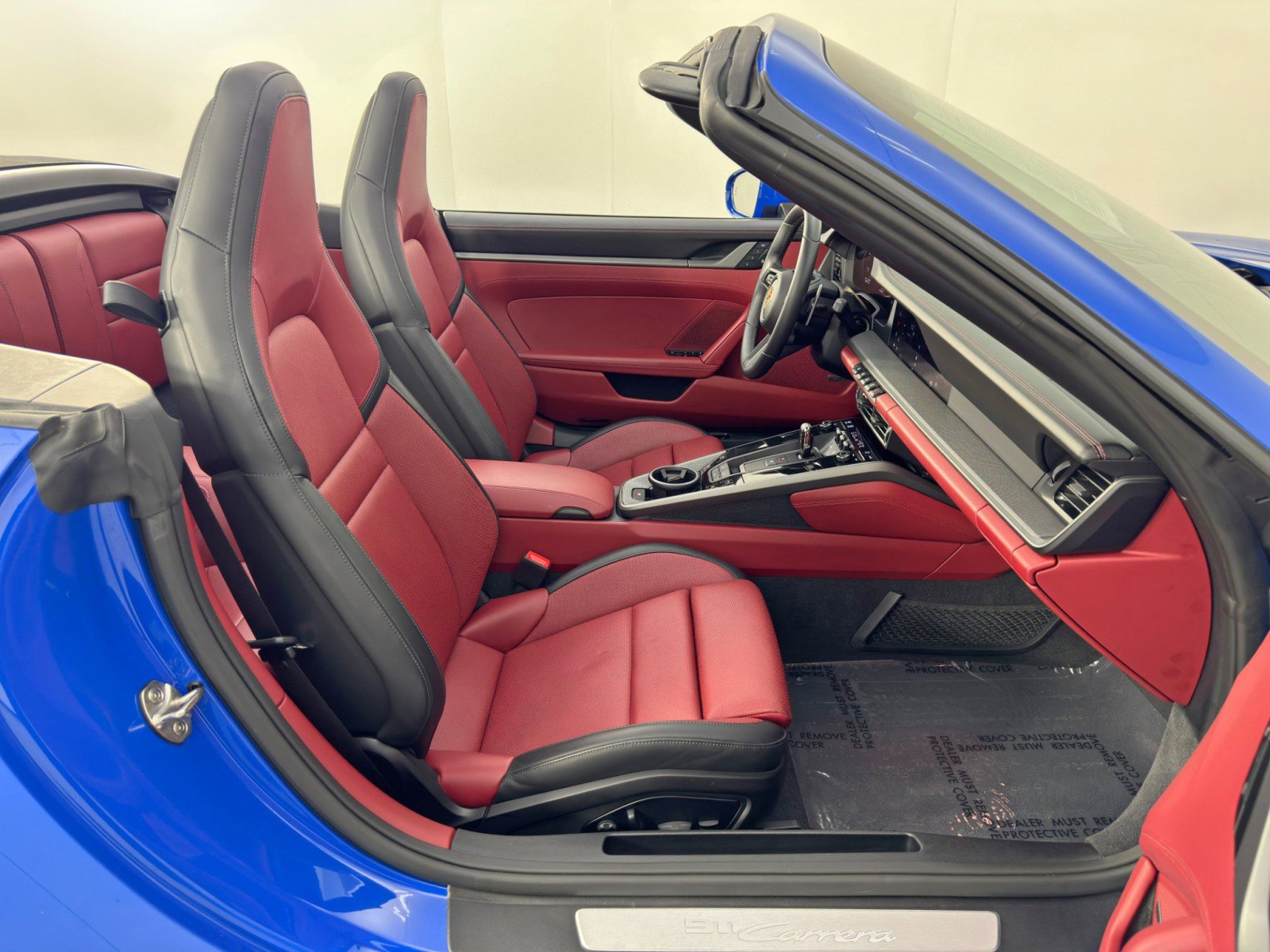 Used 2025 Porsche 911 Carrera RWD image 14