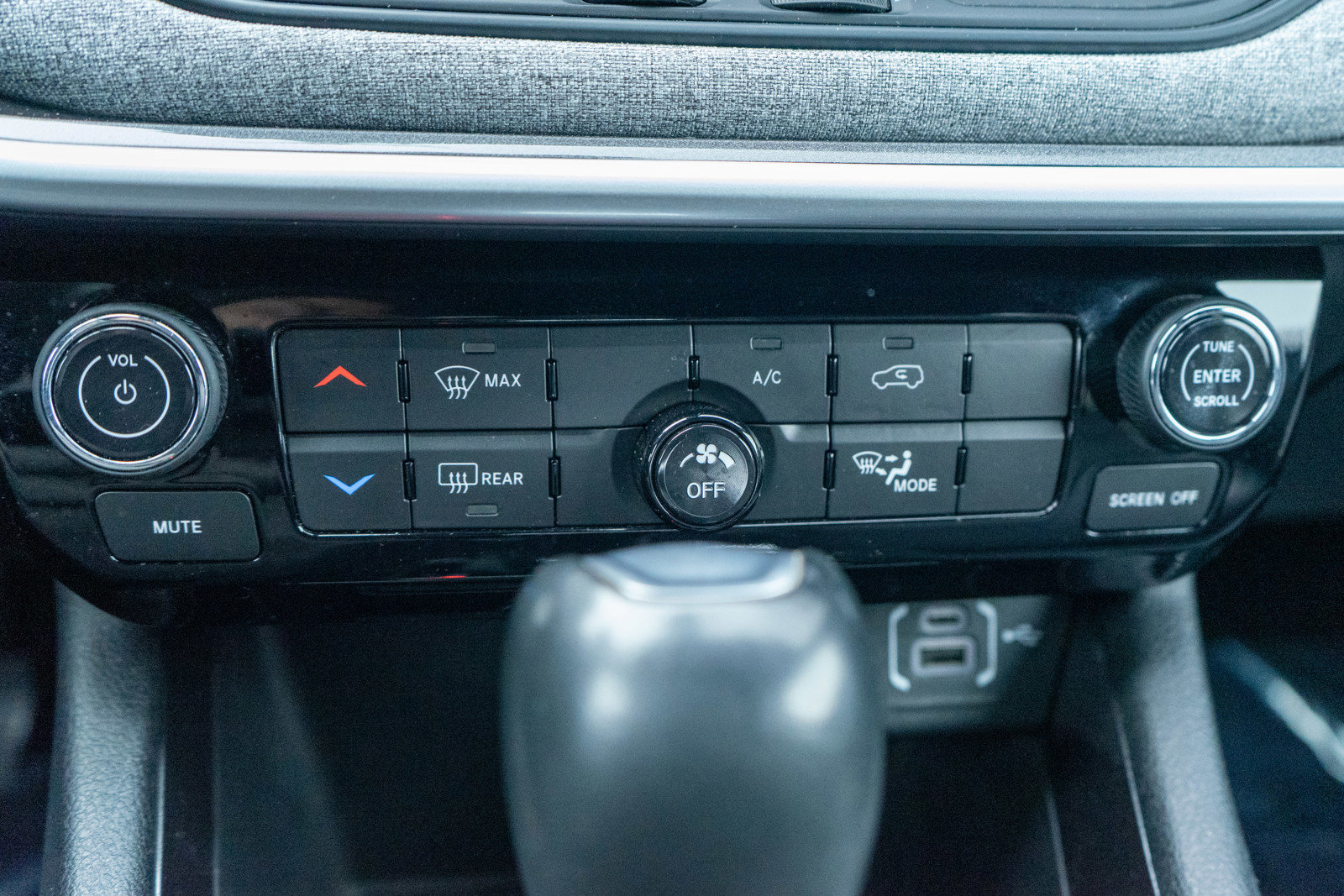 Used 2023 Jeep Compass Latitude image 19