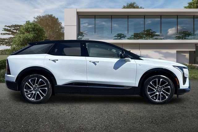 New 2026 Cadillac Optiq Sport 1 w/ LPO, Floor Liner Package AWD/4WD image 3