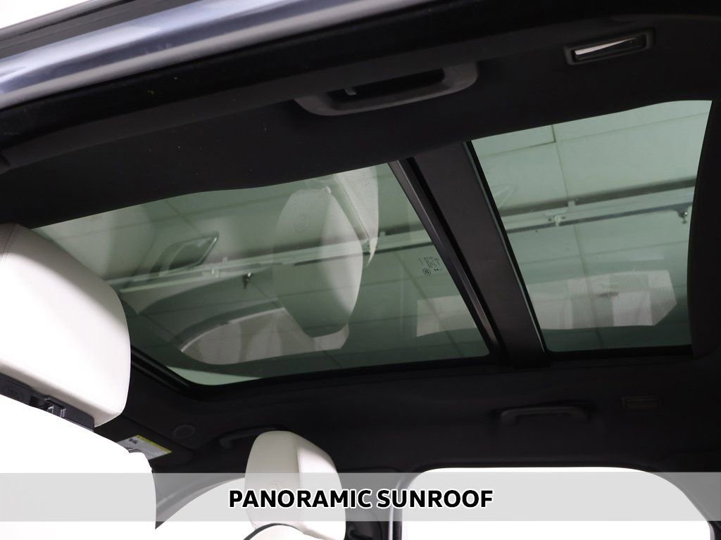 Used 2023 Land Rover Range Rover Velar R-Dynamic S image 4