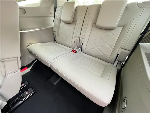 Used 2026 Volkswagen Atlas SE w/ Panoramic Sunroof Package FWD image 9