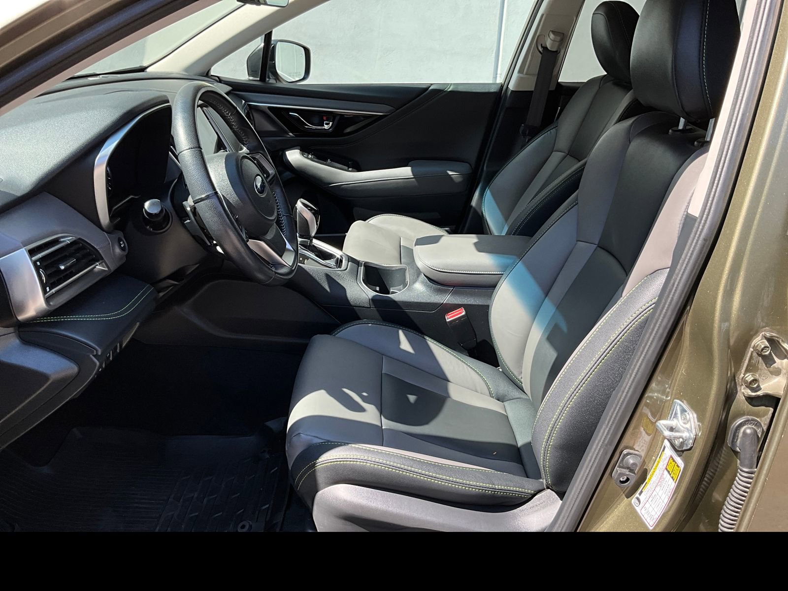 Certified 2022 Subaru Outback Onyx Edition XT AWD/4WD image 2