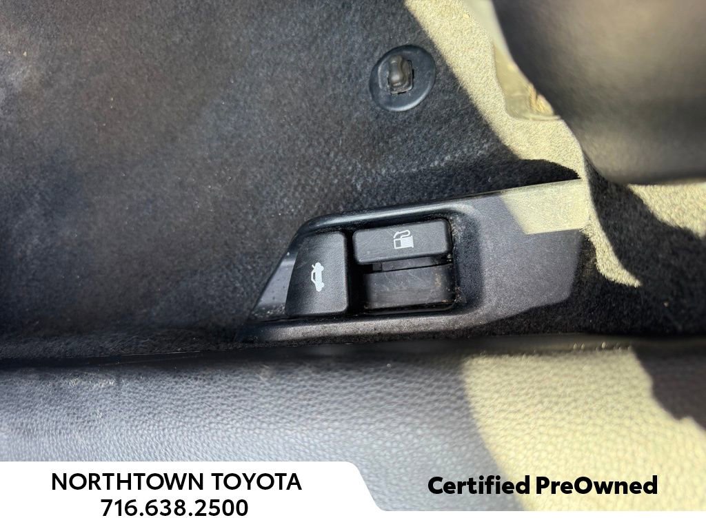 Used 2025 Toyota Corolla LE image 23