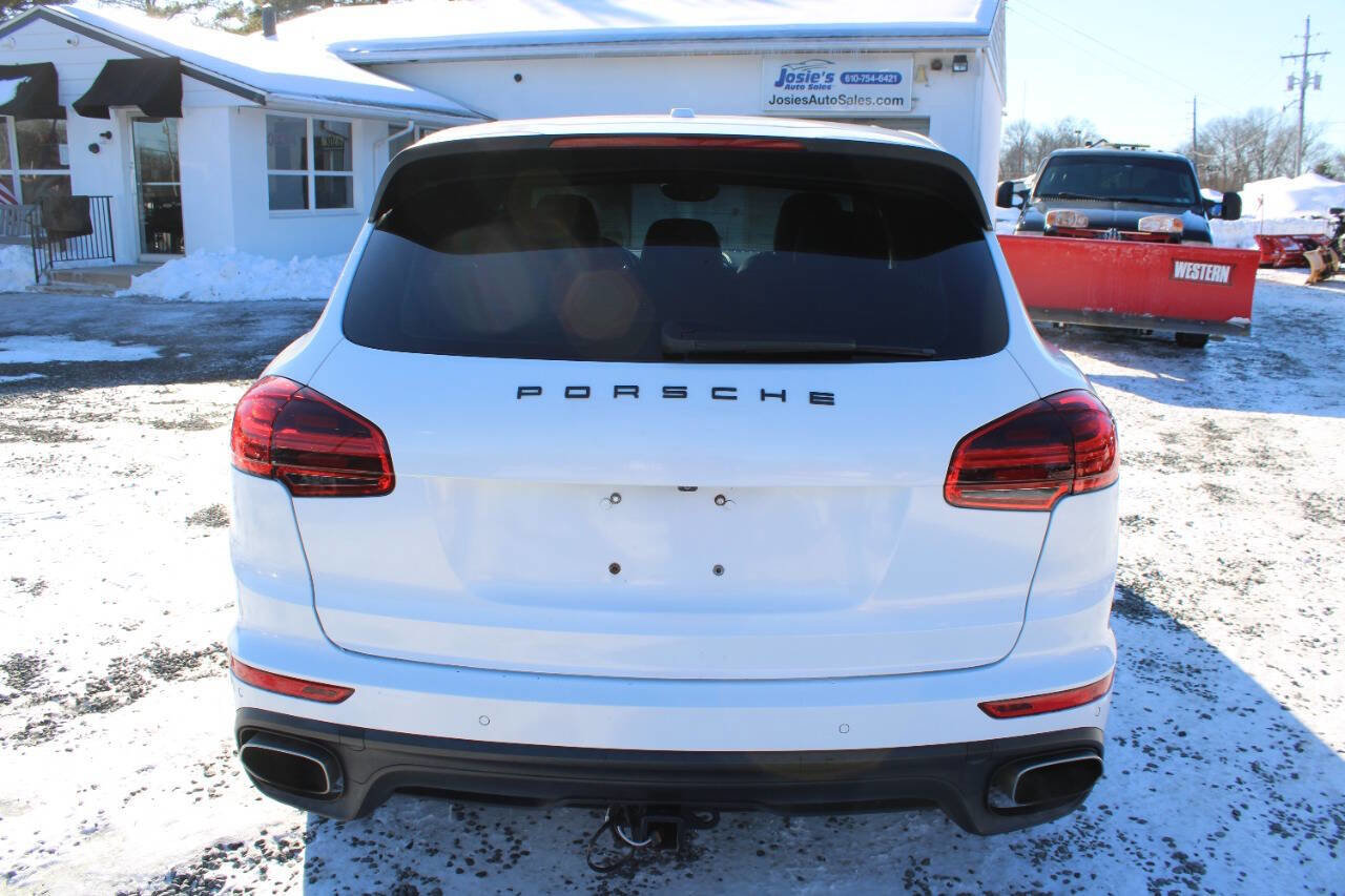 Used 2016 Porsche Cayenne Base AWD 4dr SUV image 8
