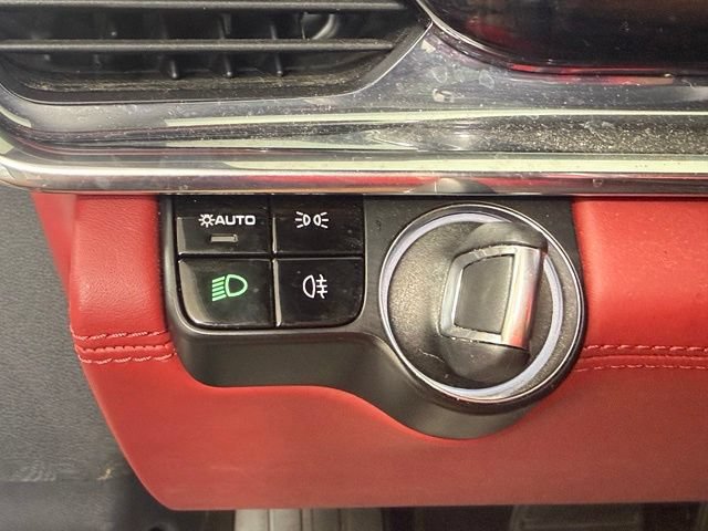 Used 2020 Porsche Panamera RWD image 44