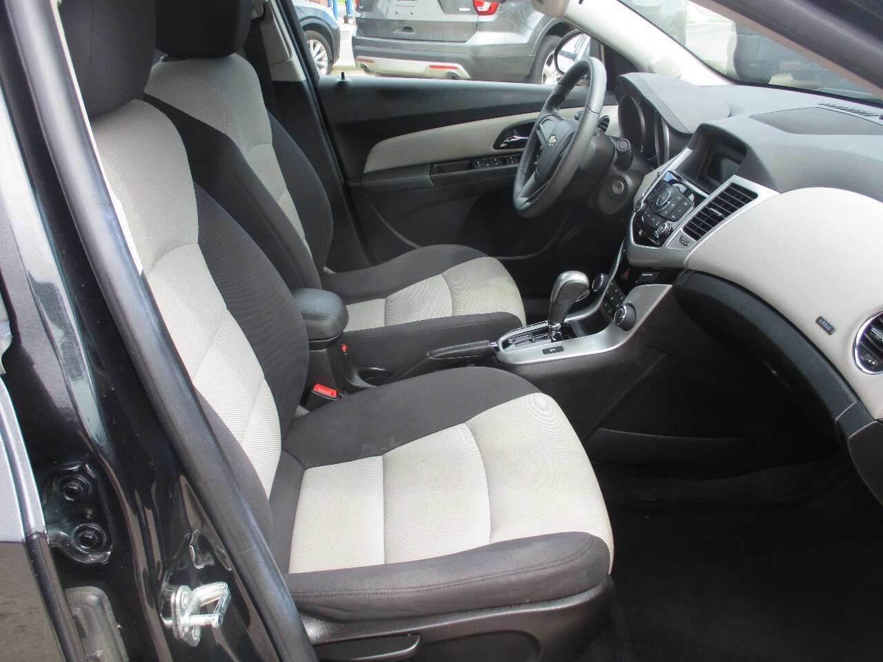 Used 2016 Chevrolet Cruze LS FWD image 30