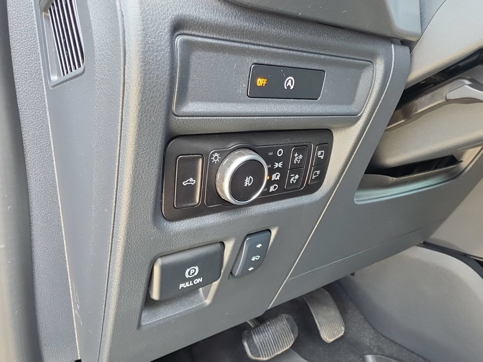 Used 2025 Ford F150 Lariat w/ Equipment Group 501A Mid AWD/4WD image 15