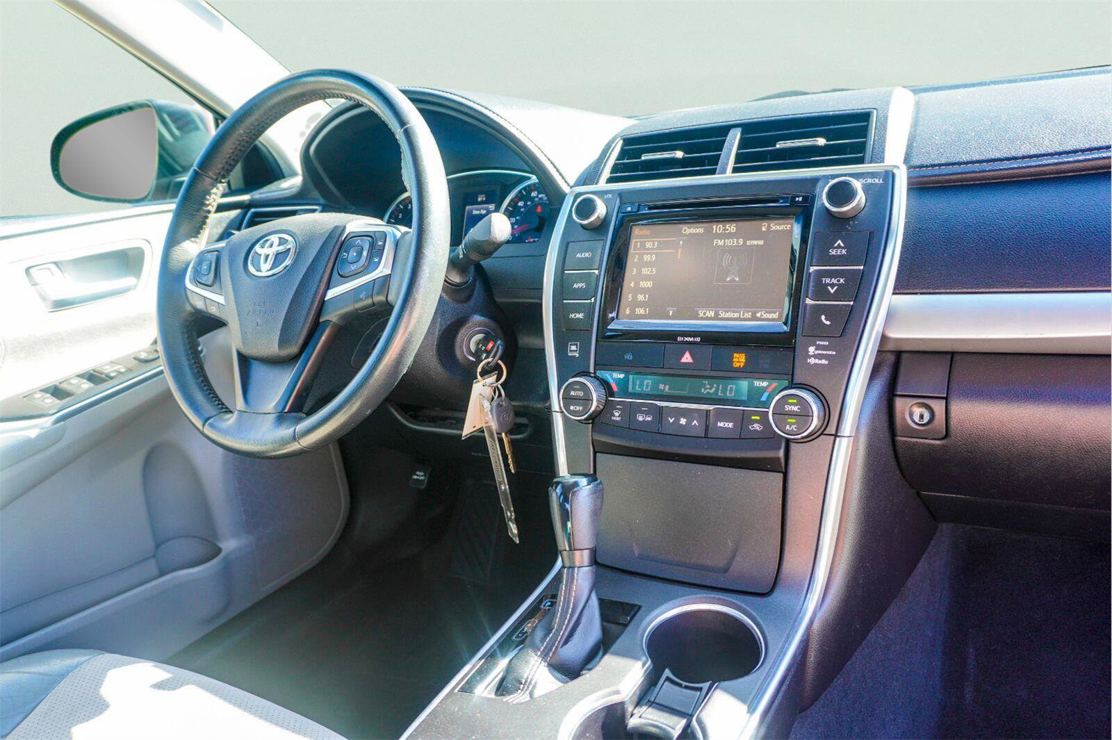 Used 2017 Toyota Camry XSE FWD image 15