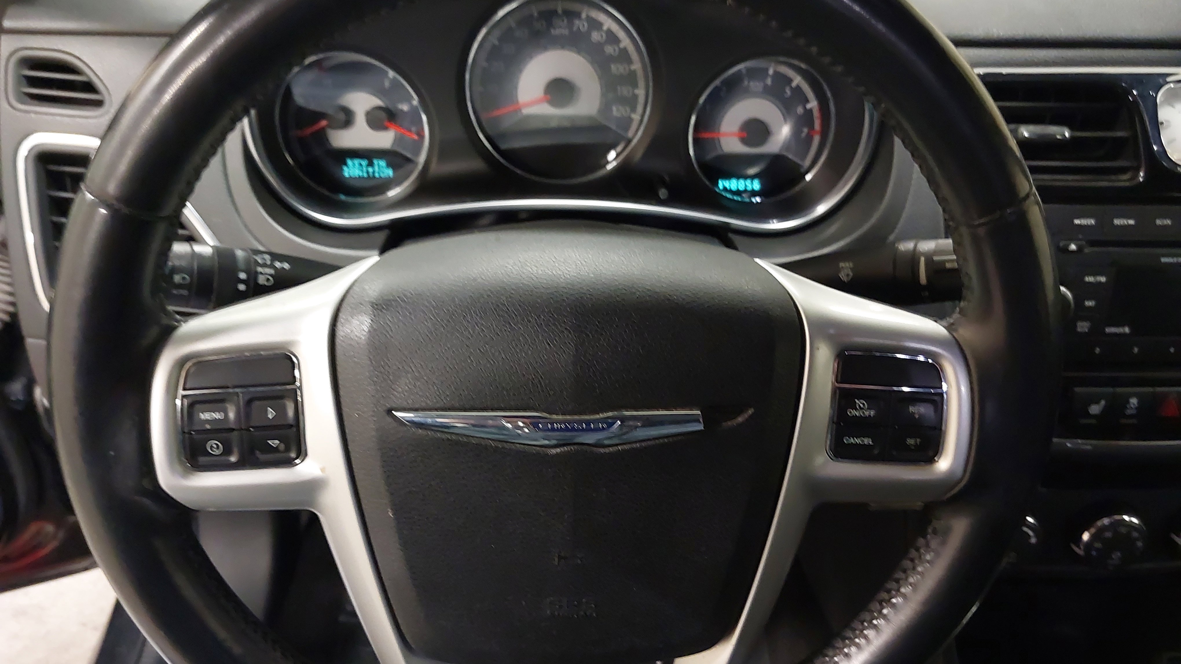Used 2014 Chrysler 200 Limited image 35