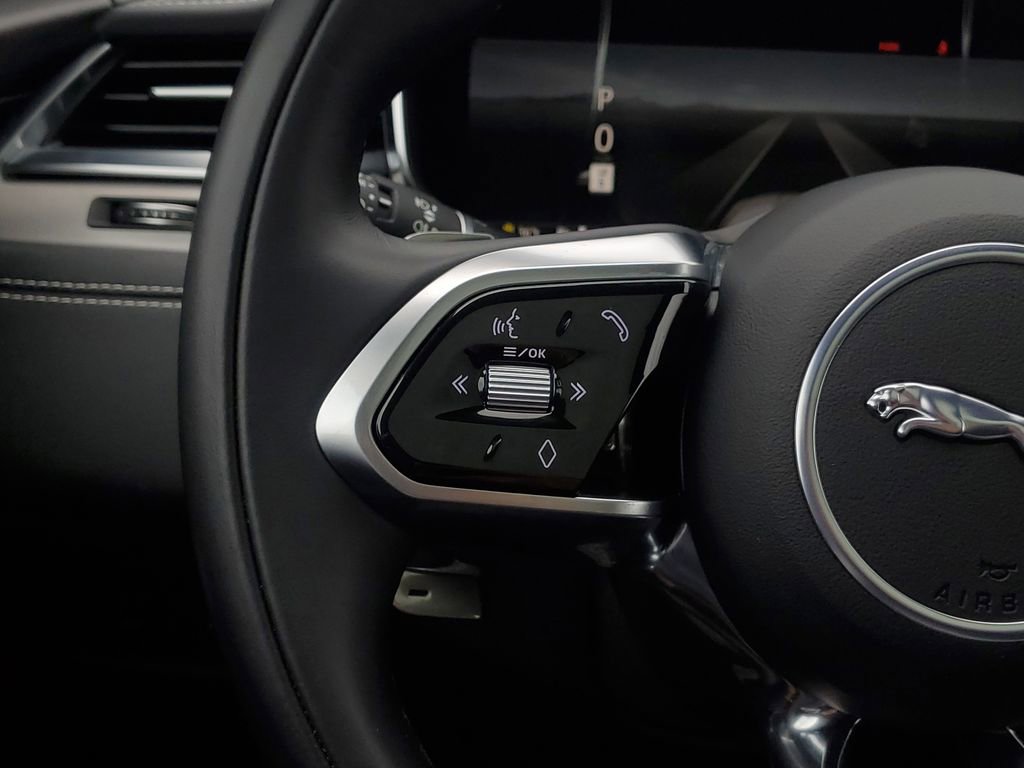 Used 2024 Jaguar F-PACE R-Dynamic S image 18