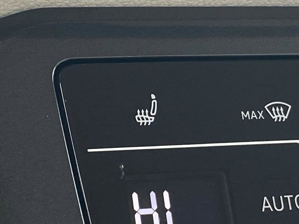 Certified 2023 Volkswagen Tiguan SE image 16