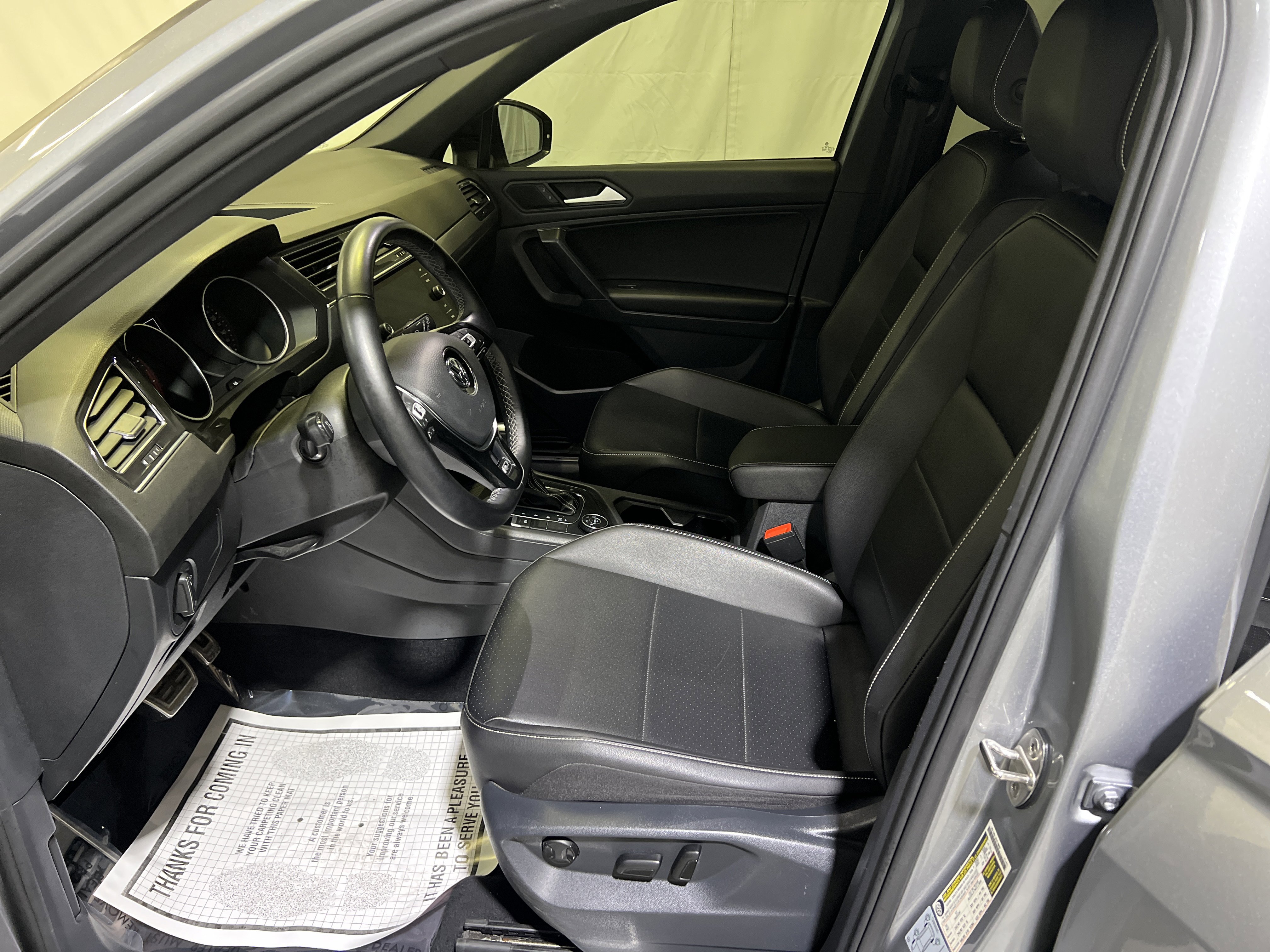 Used 2021 Volkswagen Tiguan SE R-Line w/ 3rd Row Seat Package AWD/4WD image 18