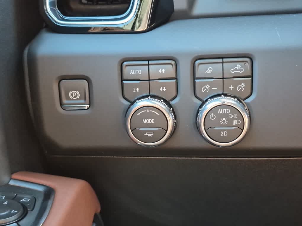 New 2026 GMC Sierra 3500 Denali Ultimate w/ LPO, Black Badging Package AWD/4WD image 18