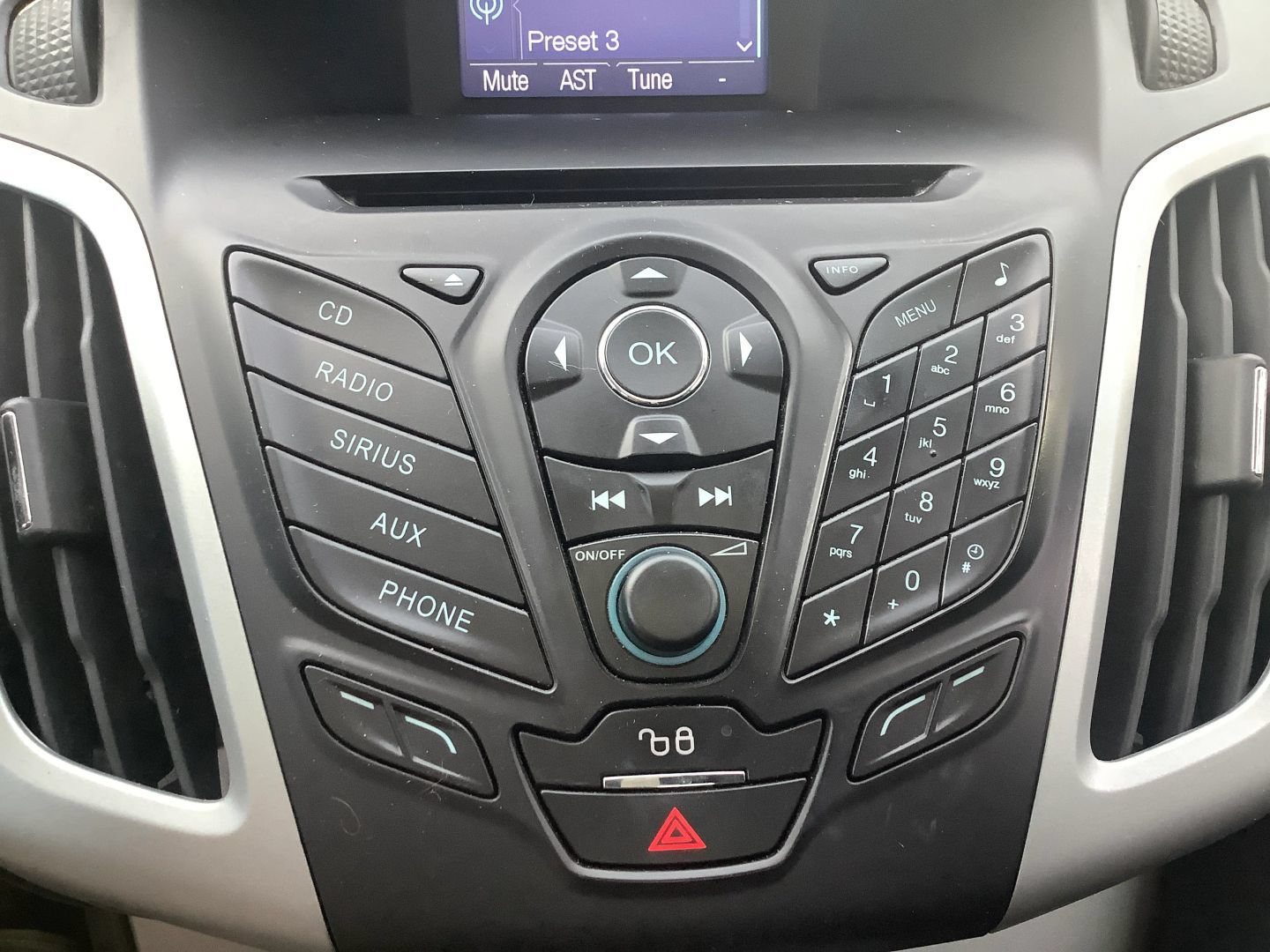 Used 2012 Ford Focus SE FWD image 34