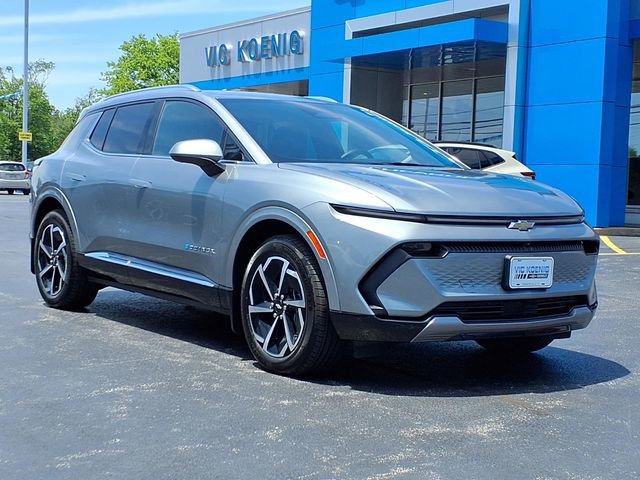 Used 2024 Chevrolet Equinox EV LT AWD/4WD image 2