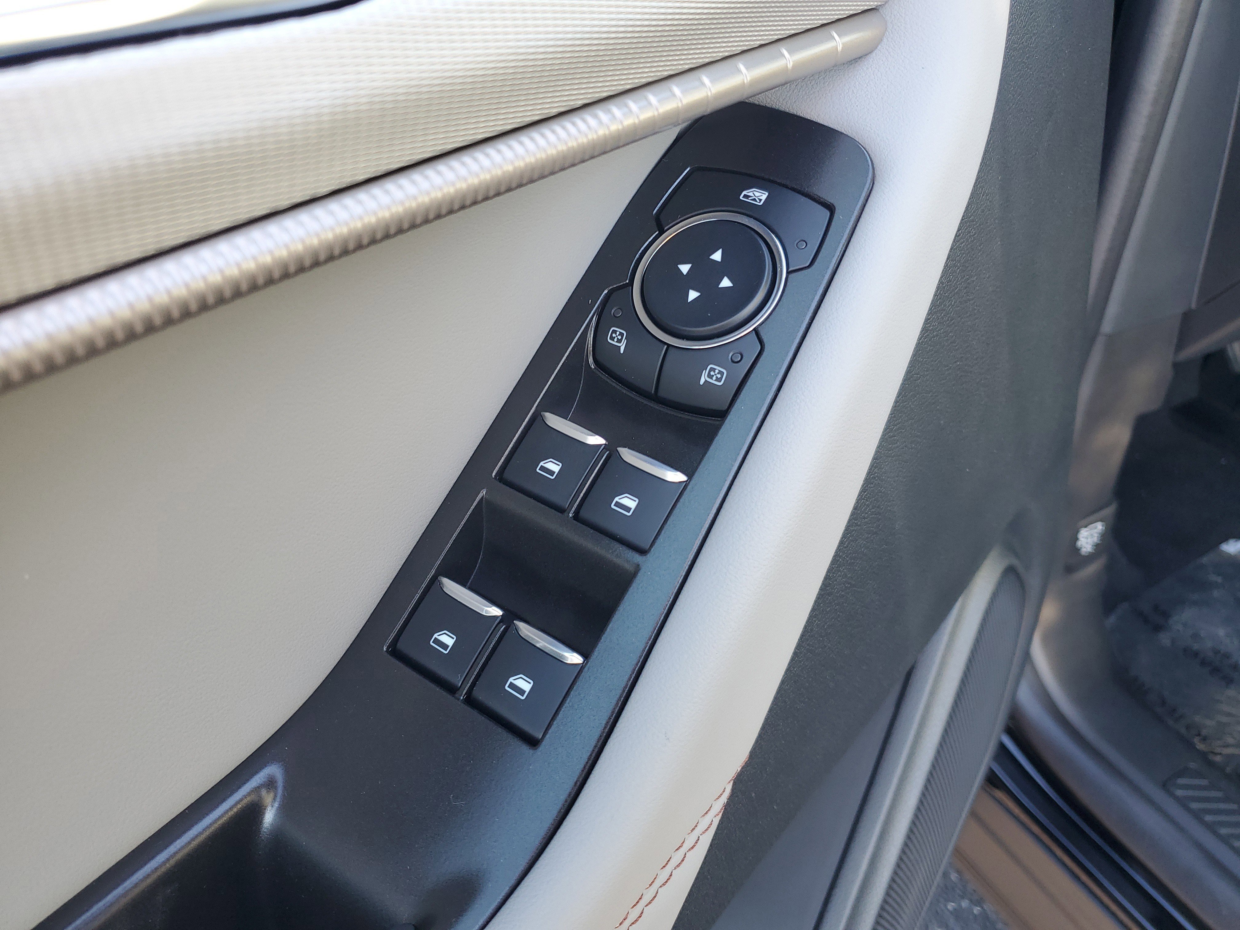 New 2026 Ford Explorer Active image 16