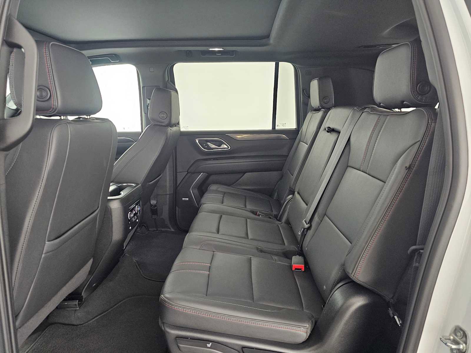 Used 2024 Chevrolet Suburban RST w/ Luxury Package image 18