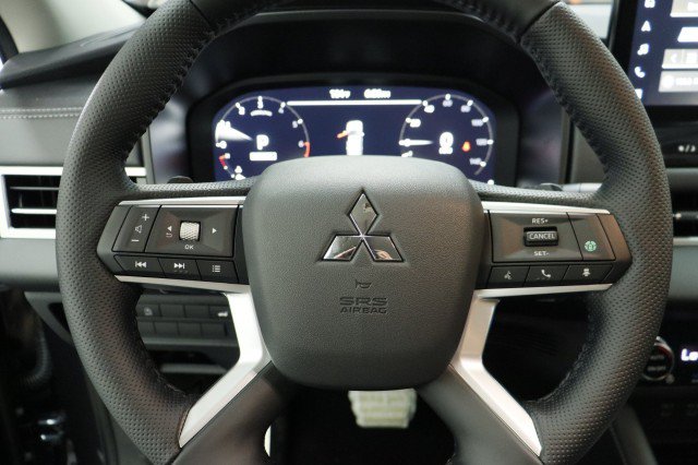 New 2026 Mitsubishi Outlander SEL FWD image 8