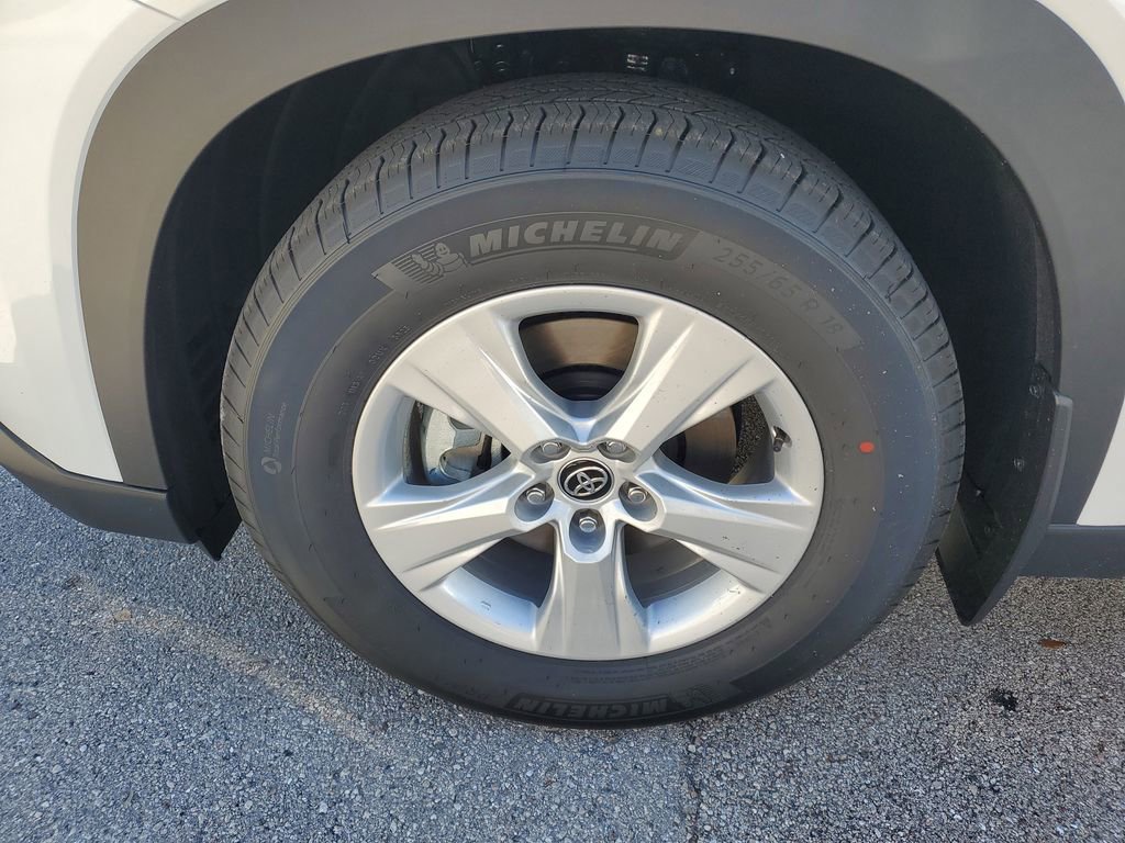 New 2026 Toyota Grand Highlander LE image 10