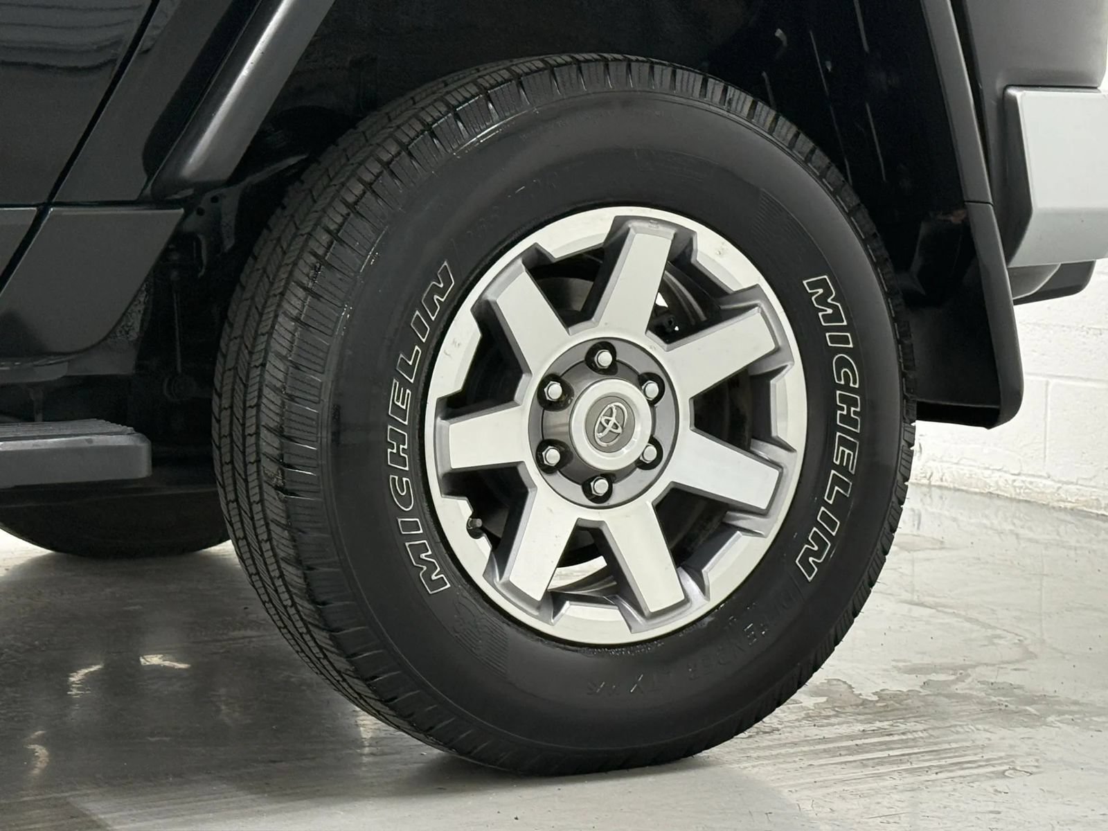 Used 2014 Toyota FJ Cruiser 4WD w/ Upgrade Package image 36