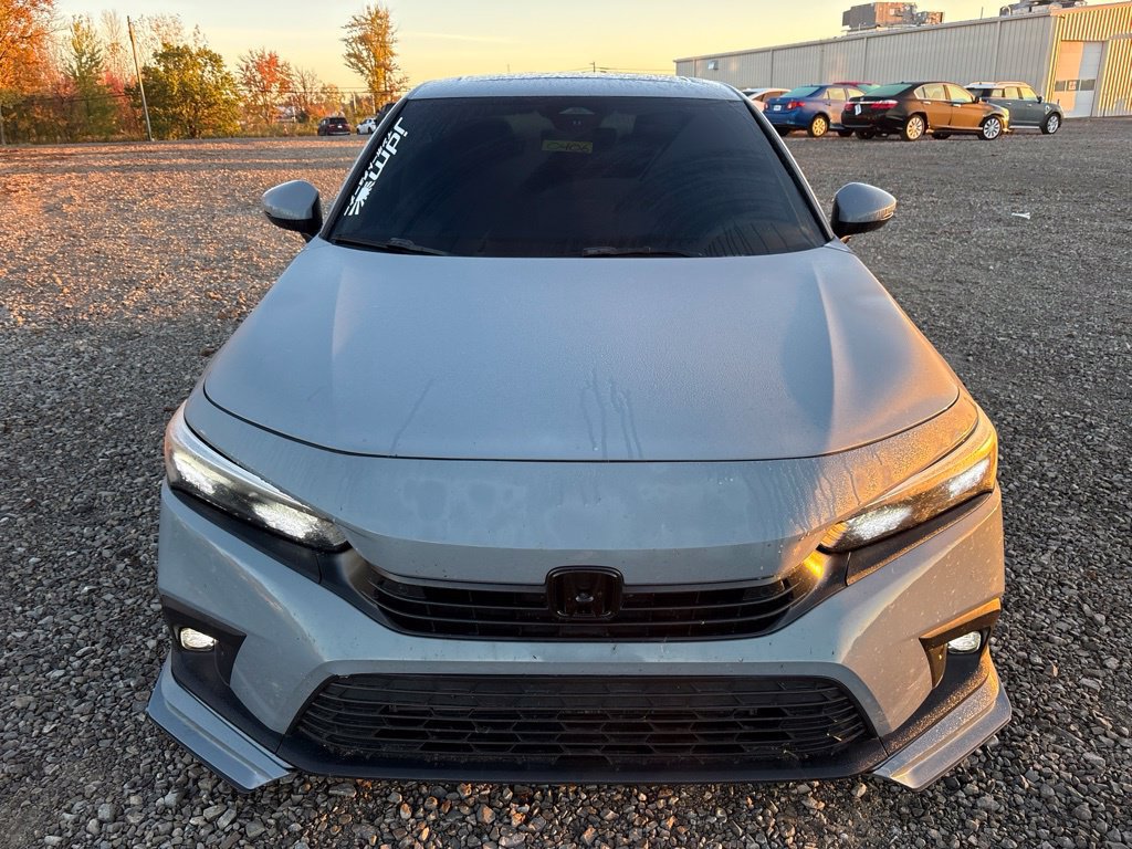 Used 2023 Honda Civic Touring image 2