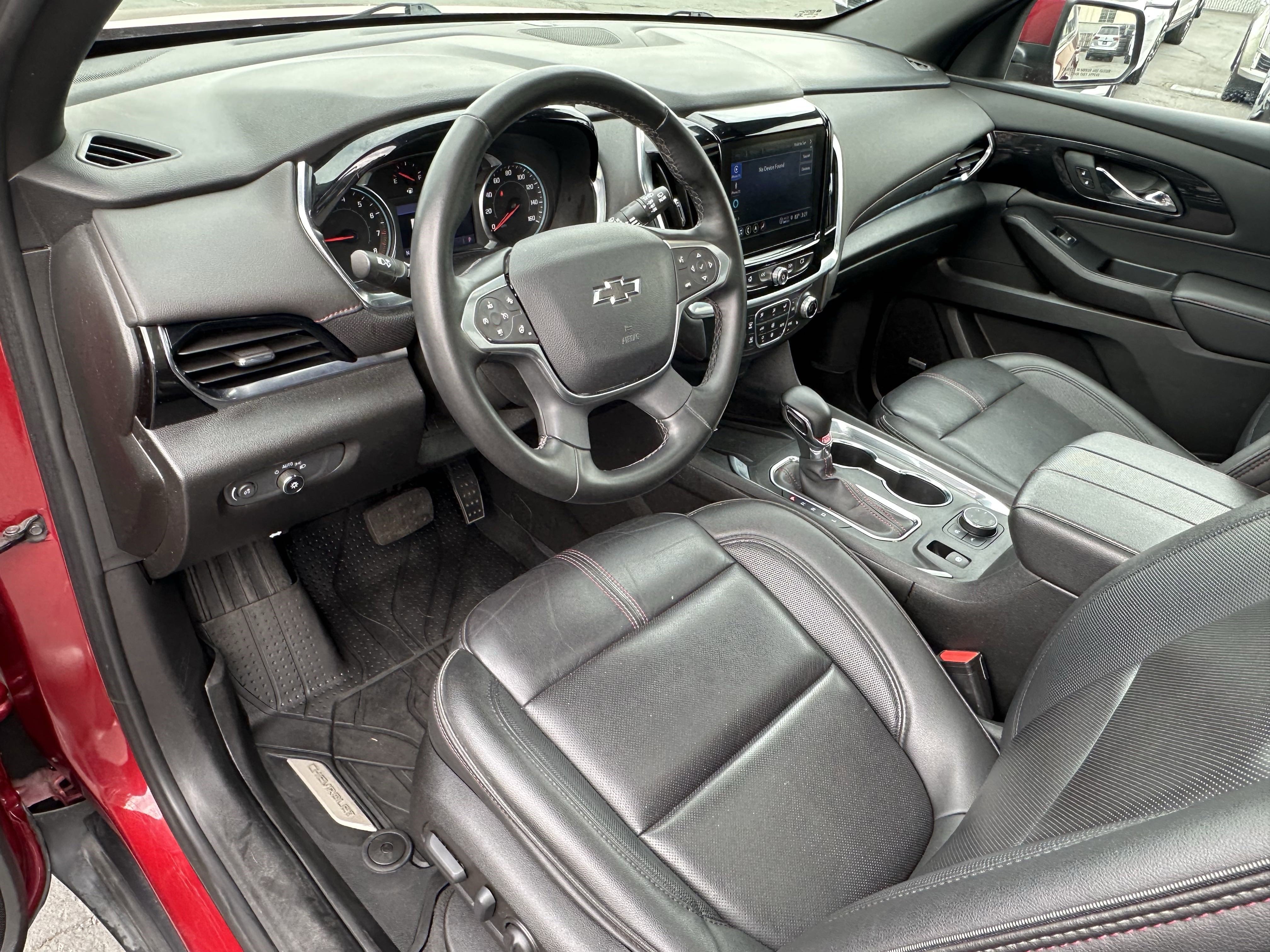 Used 2023 Chevrolet Traverse RS image 23