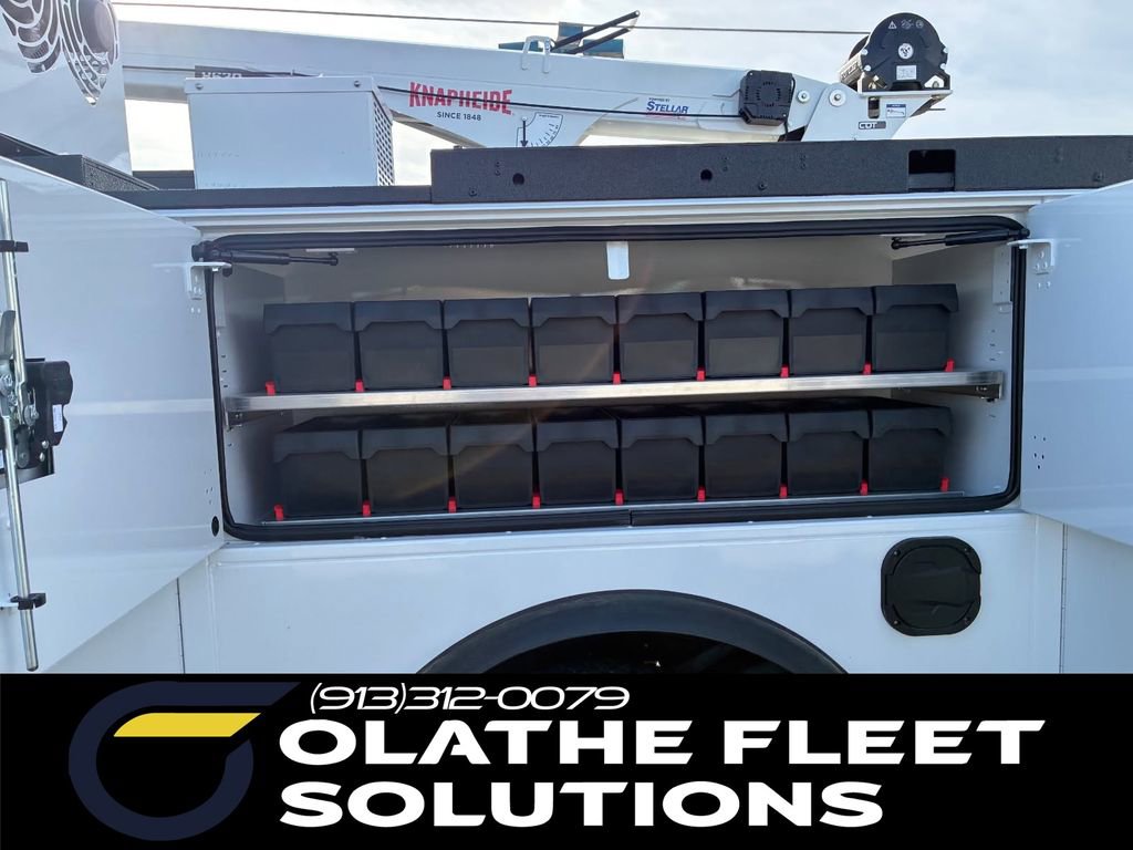New 2025 Ford F550 4x4 Supercab Super Duty image 5