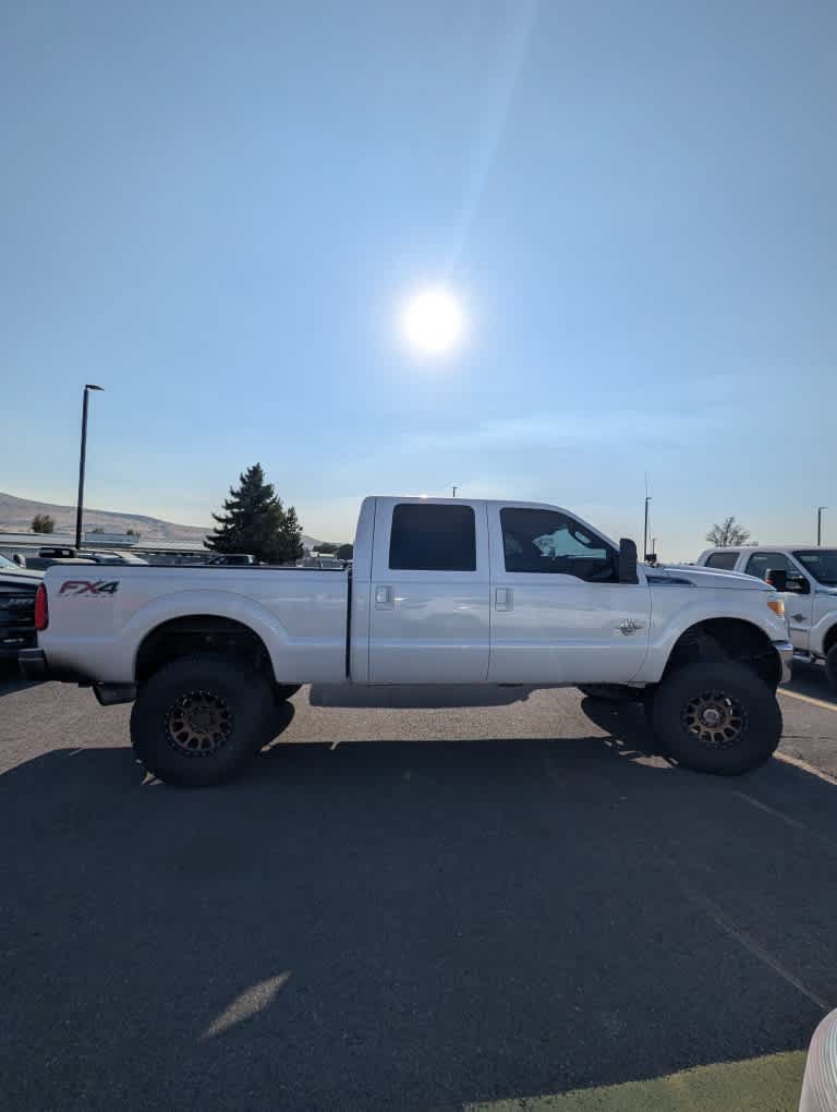 Used 2015 Ford F250 Lariat w/ Lariat Interior Package AWD/4WD image 4