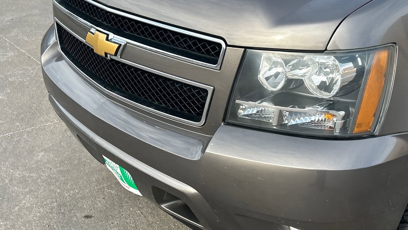 Used 2013 Chevrolet Suburban LT image 16
